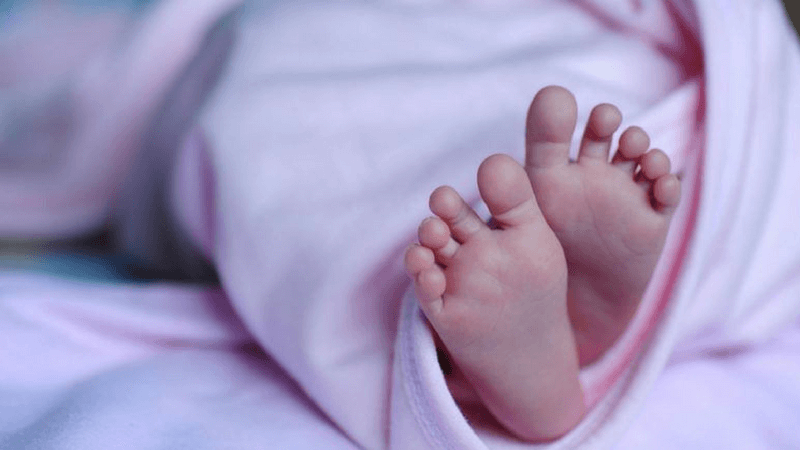 UP Newborn Baby Dropped Out Of Car