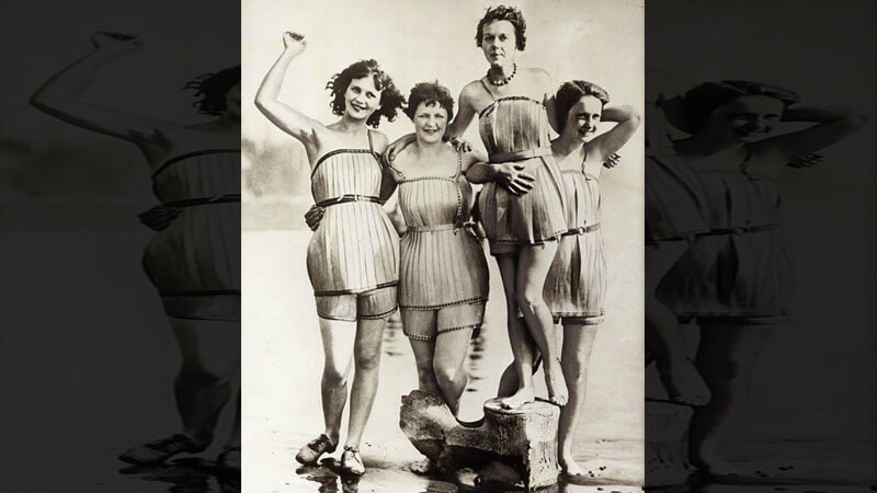 Women in 1920s wore wooden bathing suits to promote the Gray harbor Lumber industry