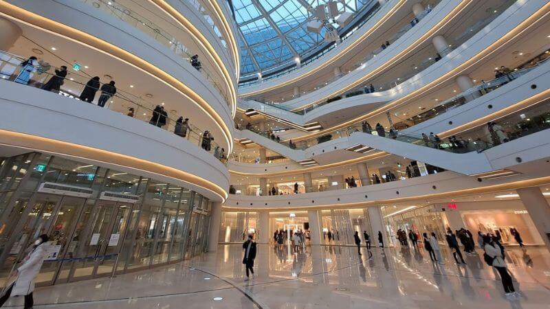 Space In Shopping Mall