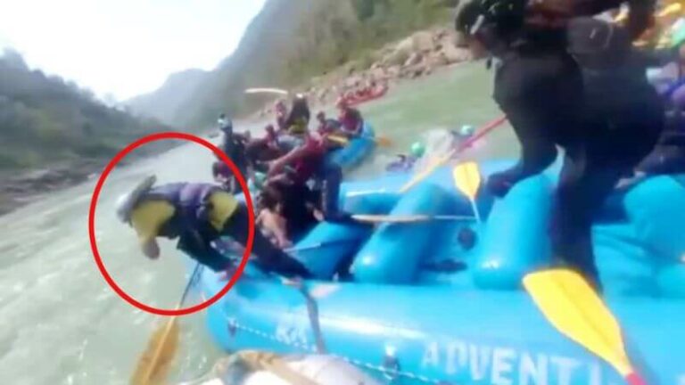 Fight Raftin River Rafting: Tourists Had A Violent Fight During Rafting In Rishikesh