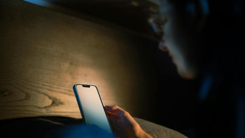 Phone Near Head Disrupt Sleep