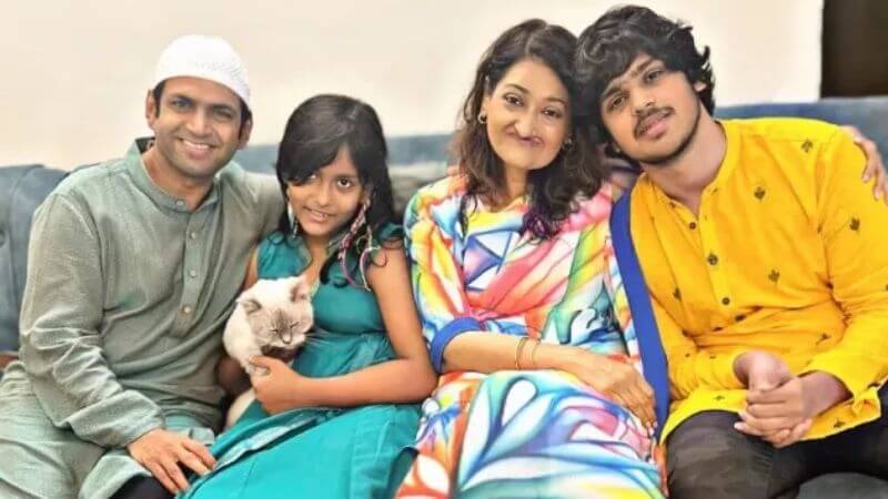 Sharib Hashmi With Family