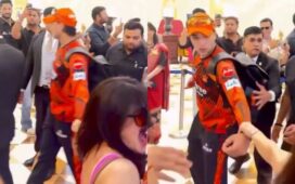 Female Fan Grab Abhishek Tripathi Hand