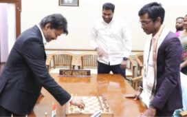 R Praggnanandhaa CM Vijay Chess