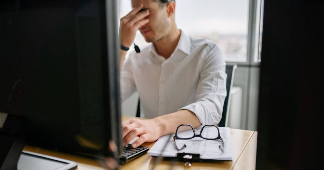 Employee Claims Manager Gave Poor Appraisal Helped Boss
