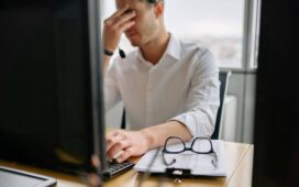 Employee Claims Manager Gave Poor Appraisal Helped Boss