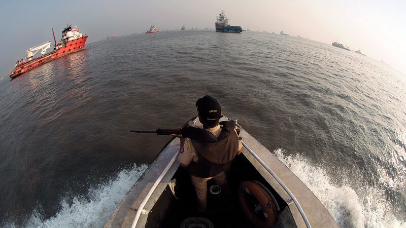 Mumbai police protecting sea