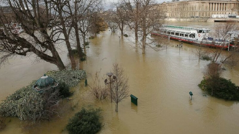 Paris flooded