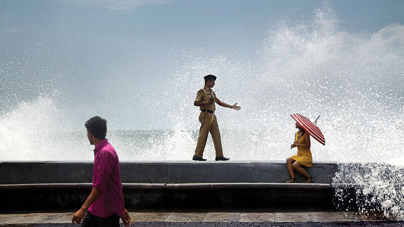 Mumbai cop asking lady to be safe