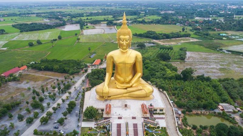 Do not touch a statue of Buddha at Thailand