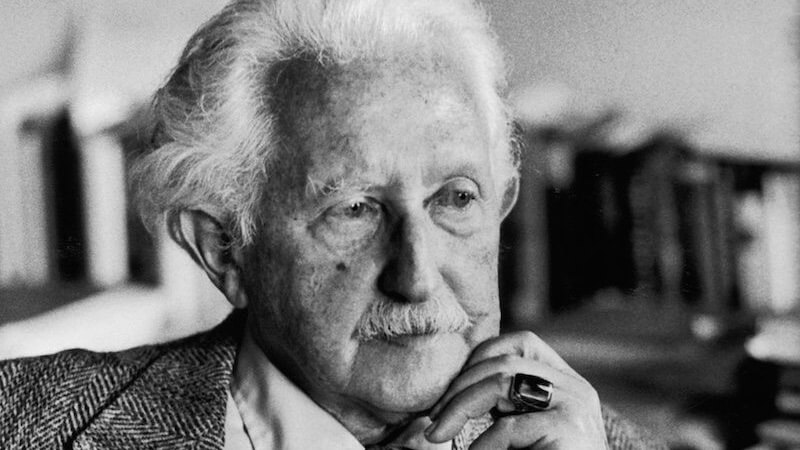 Erik Erikson Intimacy vs Isolation