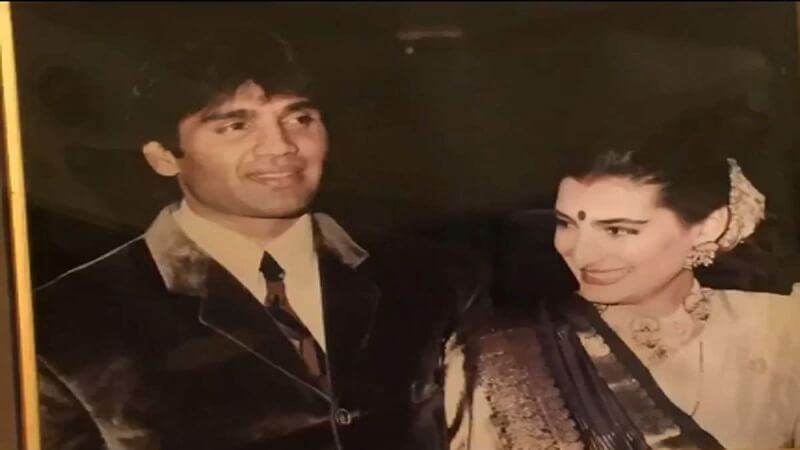 Suniel Shetty And Mana Shetty