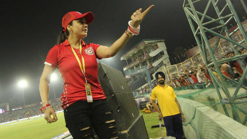 Preity Zinta In Verbal Argument With Virender Sehwag